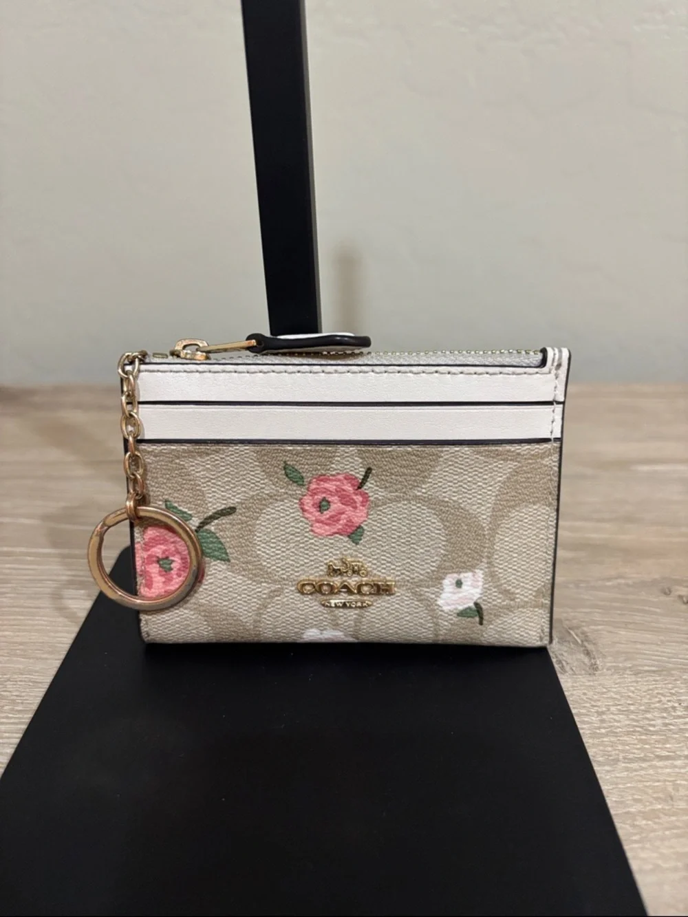 Coach Beige Floral Signature Zip Card Case with Pink Accents - Picture 1 of 6